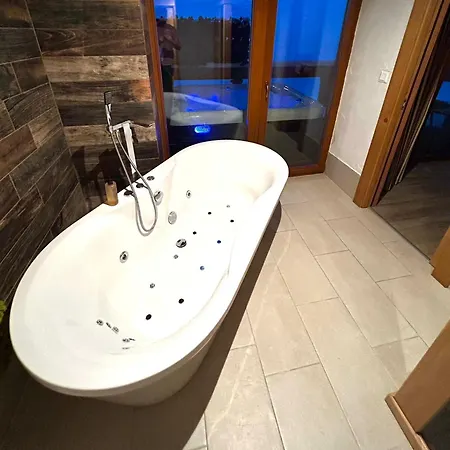 Jasna Wellness Saskia Jacuzzi & Sauna Apartman Deménvölgy