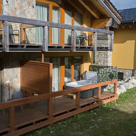 Jasna Wellness Saskia Jacuzzi & Sauna Deménvölgy